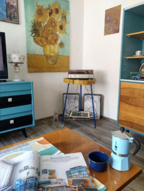 Retro Art room